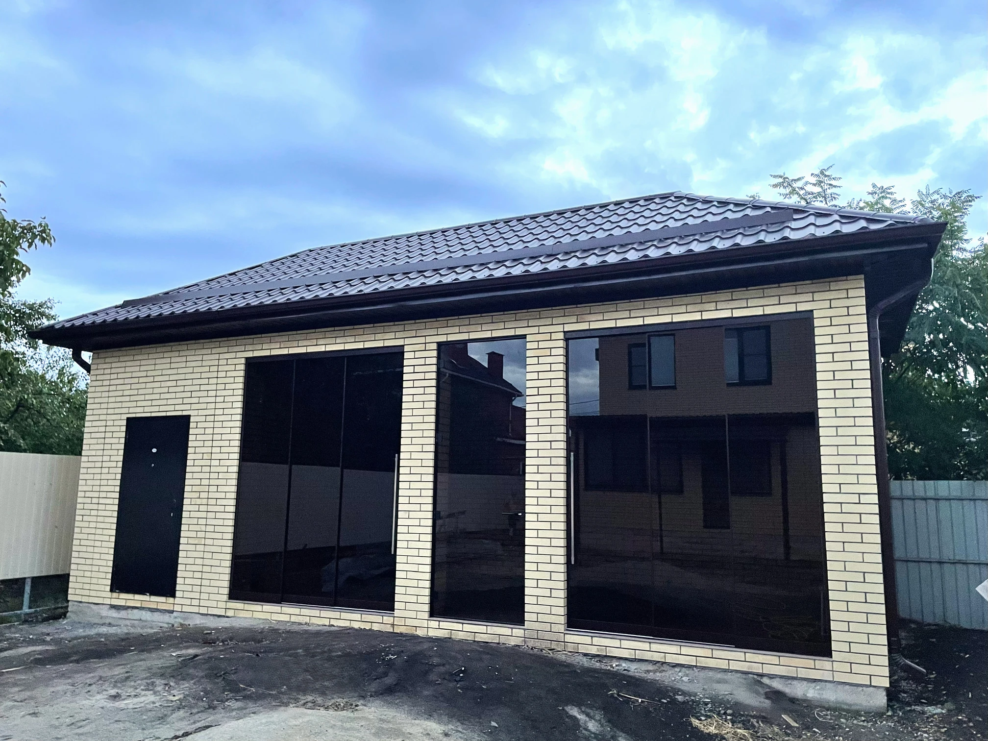 Безрамное остекление террасы